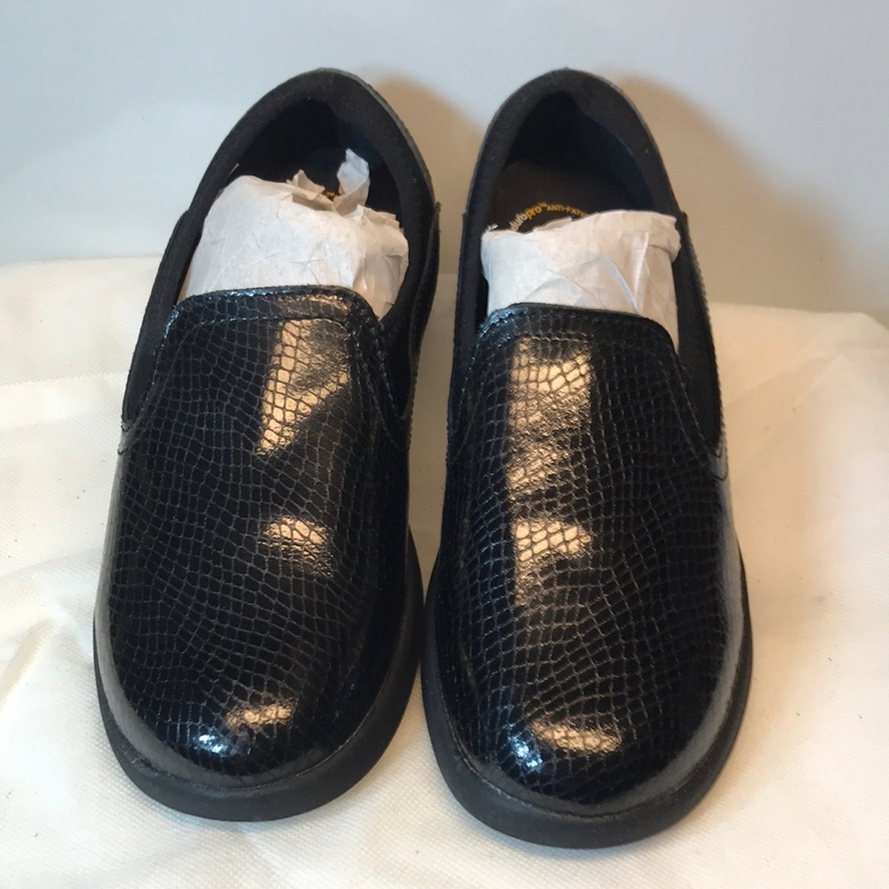 Tredsafe black slip on loafers